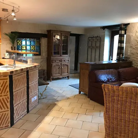 Le Clos De Charroux Saint-Aquilin